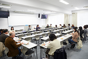 創造表現学会主催 講演会 「子どもの本づくりのおもしろさ その重層性」