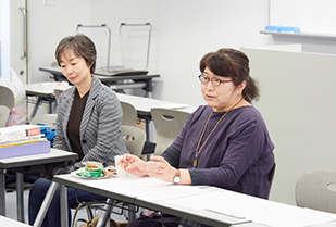 創造表現学会主催 講演会 「子どもの本づくりのおもしろさ その重層性」