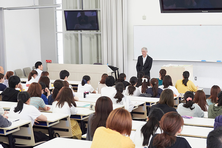 2019年度 第一回 文学部講演会 「漱石作品を深く読むための三つの鍵」