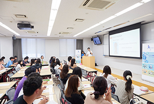 ビジネス学科 グローバルビジネス専攻 「Bilingual Internship Overseas/Domestic」 2018年度成果報告会・2019年度ガイダンス