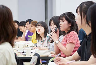 ビジネス学科 グローバルビジネス専攻 「Bilingual Internship Overseas/Domestic」 2018年度成果報告会・2019年度ガイダンス