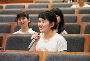 教志会イベント 映画「みんなの学校」上映会、OB・OGと先生のトーク