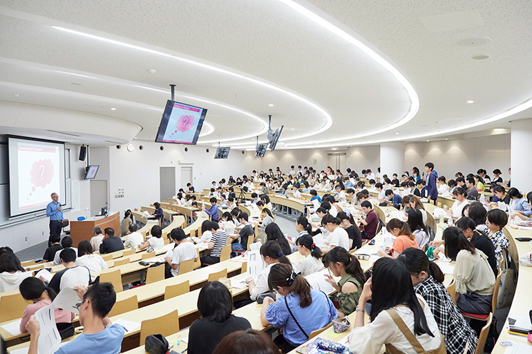 人間情報学部創立10周年記念講演