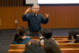 司書・学芸員課程講演会 「フリー週刊誌編集者が語る『世渡りするのに必要な頭力、書力、言力』」