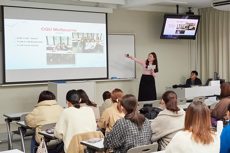 総合英語学科　留学帰国報告会