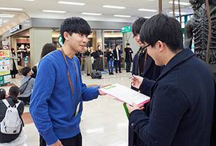 ビジネス学部 上原ゼミ アカペラ・フェスティバル＆リニモ沿線写真展とGPS散歩