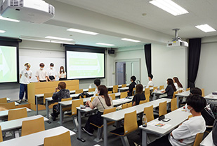 ビジネス学部 グループワークⅡ 成果報告会