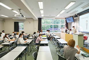 ビジネス学部 グループワークⅡ 成果報告会