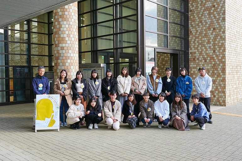 創造表現学部 メディアプロデュース専攻 坂倉ゼミ 展示会「図書館ではお静かに」