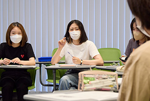 グローバルラウンジ 留学生との中継トークセッション