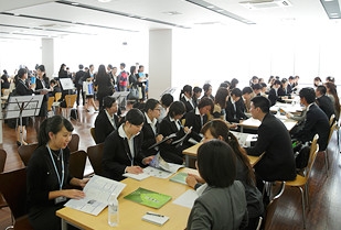 大学3年生対象 OB・OG交流会