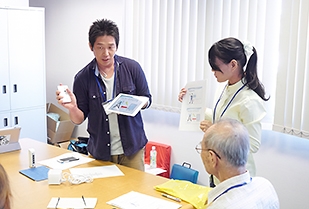 人間情報学部　菅野ゼミ「はじめてのタブレット講座」