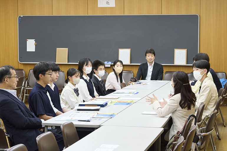 ジェンダー・⼥性学研究所 愛知工業大学名電高校との交流会