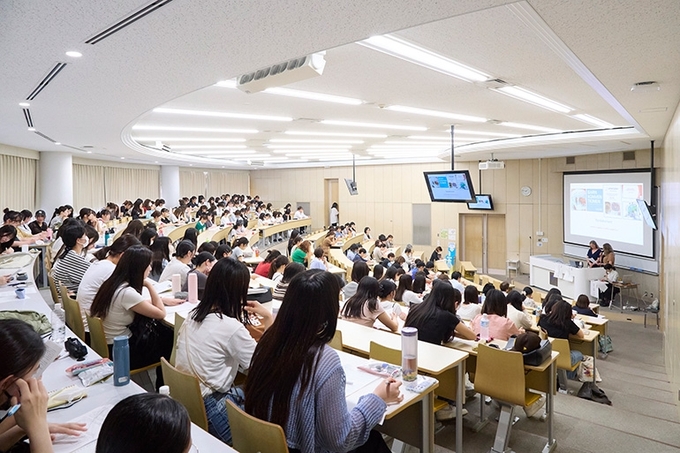 福祉貢献学部 学術講演会  「学びを通した学び-子どもたちの興味を通して子どもたちの挑戦を促すということ-」
