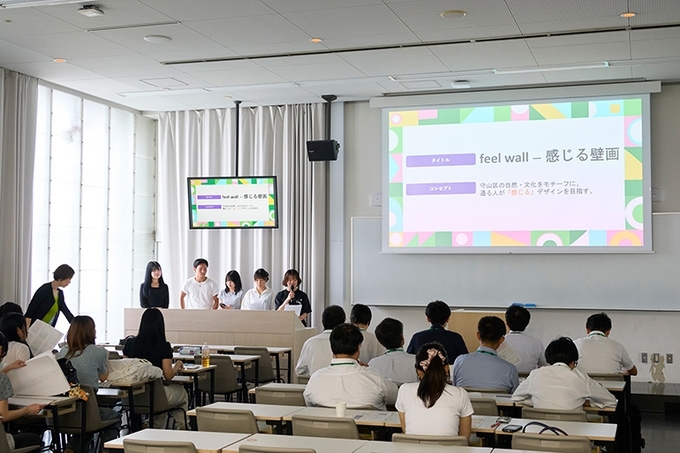 メディアプロデュース専攻 宮田ゼミ 「演習Ⅰa」 JR壁面デザイン提案最終発表会