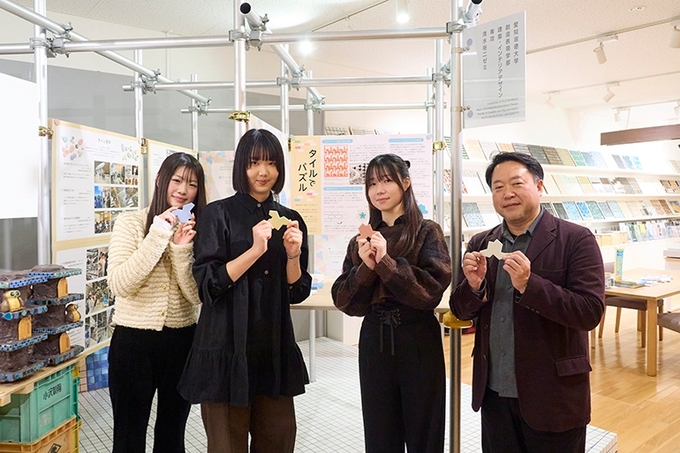 建築学部 清水ゼミ 「モザミュータイルラボ・リレープロジェクト」産学連携事業の報告会