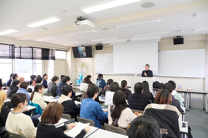 創造表現学部 創作表現専攻 講演会「実践！小説創作の作法」