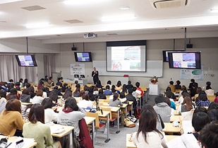 平成27年度　心理学会講演会「環境問題の心理学　―環境配慮行動への社会心理学的アプローチと資源管理のフィールド調査から―」