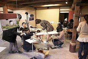 メディアプロデュース学部 坂倉ゼミ 3年成果発表展「写真と映像の作品展 paragraph」