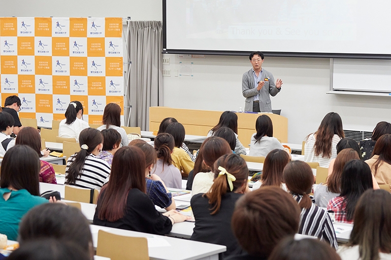 交流文化学部 観光分野講演会「テーマパークショップ運営から見たレゴランドⓇ・ジャパンの戦略」