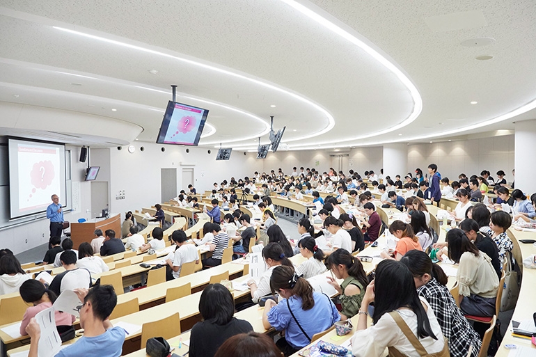 人間情報学部創立10周年記念講演