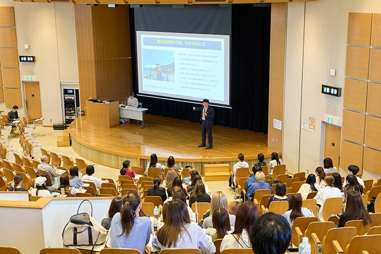 交流文化学部ランゲージ専攻講演会 「韓流ハングルの根、世界記録遺産『訓民正音解例本』」