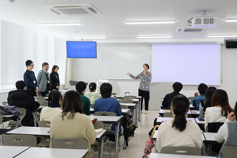 創造表現学部「プロに学ぶ！取材ワークショップ」を今年も開催