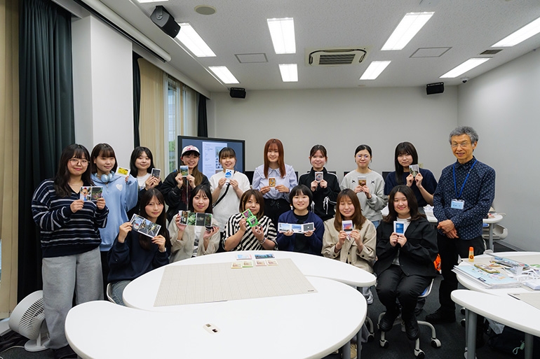 創造表現学部メディアプロデュース専攻 坂倉ゼミ 折本制作ワークショップ