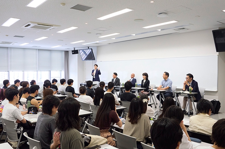 ビジネス学部 中小企業を学ぶ パネルディスカッション