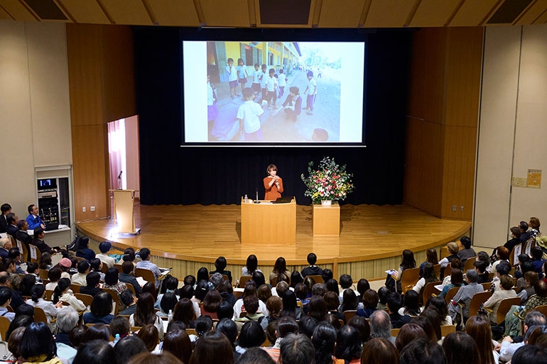 愛知淑徳大学開学50周年特別記念講演会「地球生まれで旅育ち」