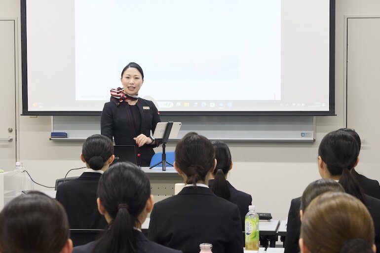 交流文化学部 JALエアラインスクール短期集中講座