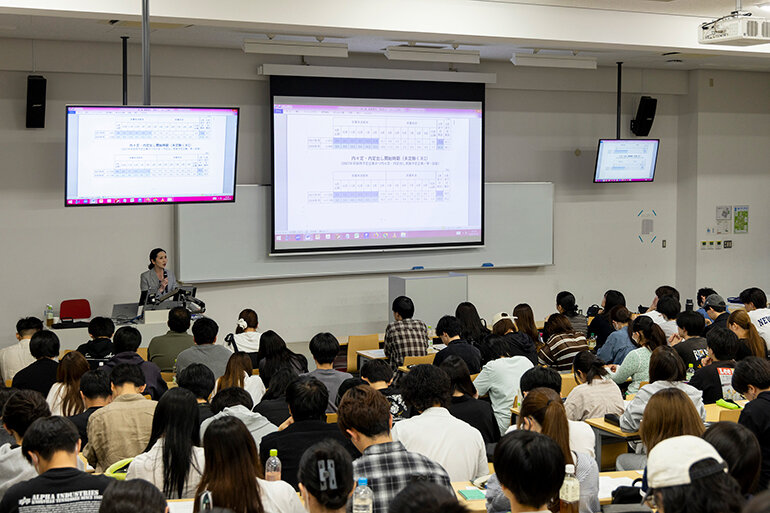 人間情報学部 キャリアデザイン科目①