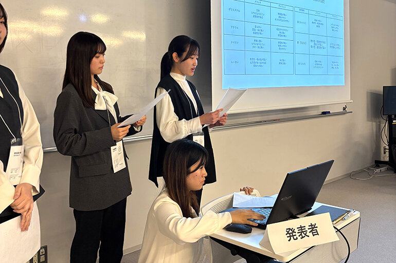 建築学部 松本ゼミ 防災カーテンの研究発表
