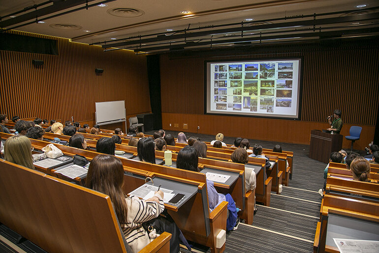 創造表現学部 特別講演会 「日常を豊かにする～家具・インテリアからランドスケープまで～」