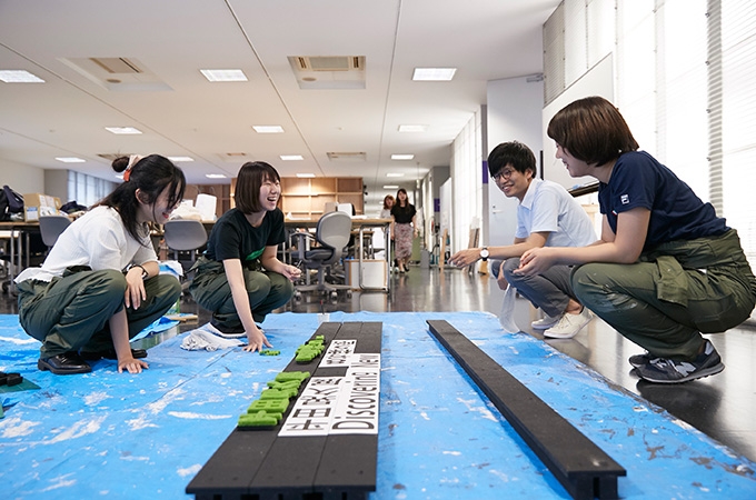 建築・インテリアデザイン専攻 展覧会設営風景 風景 愛知淑徳大学 活動情報サイト AS LIVE!