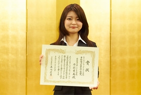 学外の新事業提案コンテストに挑戦。就労支援のあり方について問題提起しました。