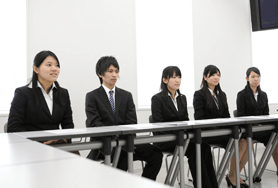 学外の新事業提案コンテストに応募。独自のプランが高い評価を受けました。