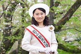 大学で身につけた行動力を発揮し、 観光大使として岡崎の魅力を発信しています。